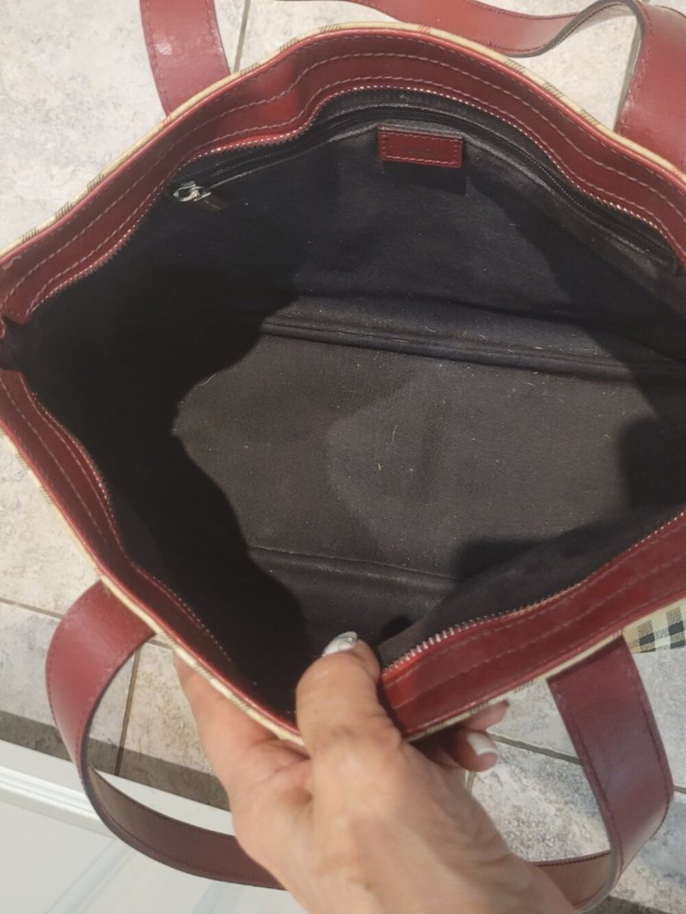 Burberry** Nova Check**Tote**with Red Leather Straps**No Cracking In The Canvas - Picture 9 of 17